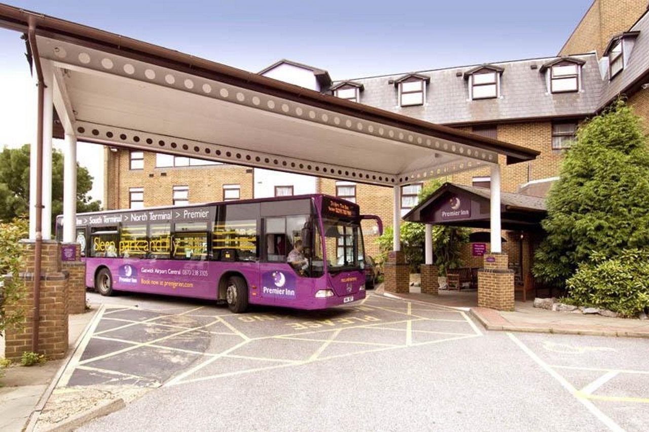 Premier Inn London Gatwick Airport - A23 Airport Way Crawley  Exterior photo