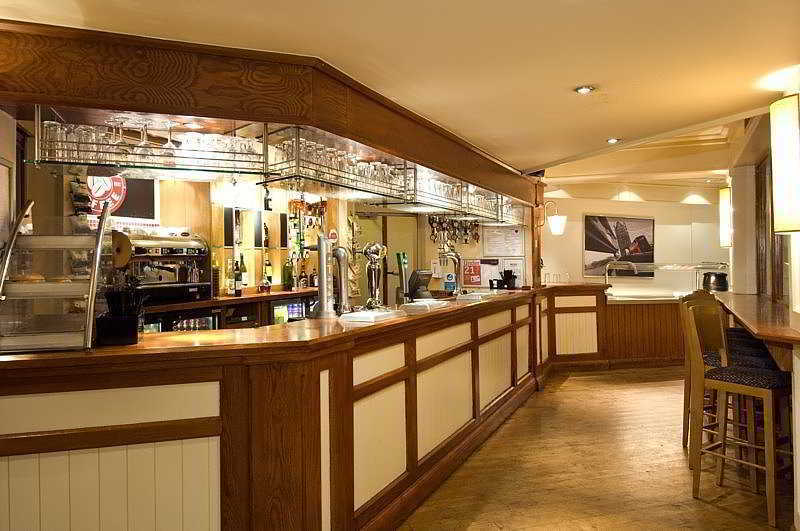 Premier Inn London Gatwick Airport - A23 Airport Way Crawley  Exterior photo